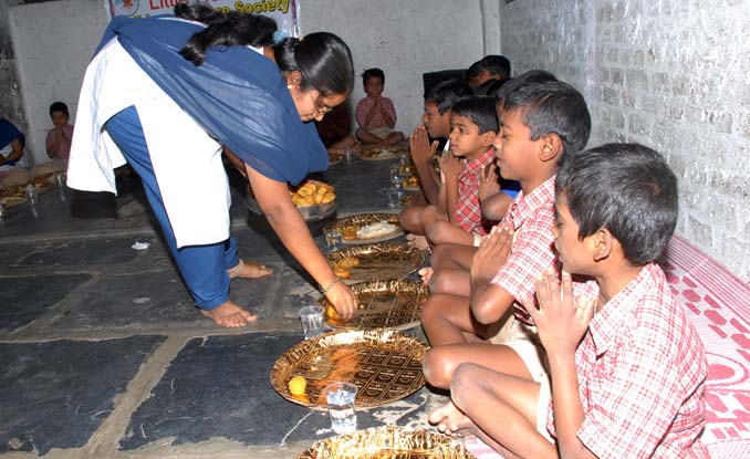 Helping hands of AMARA