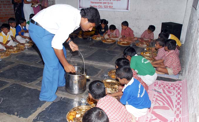 Helping hands of AMARA